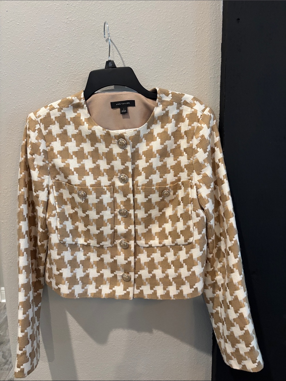 Ann Taylor Tan and White Houndstooth Cropped Blazer